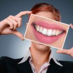 Implants dentaires et facettes : Tout ce que vous devez savoir