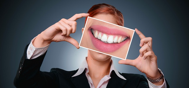 Implants dentaires et facettes : Tout ce que vous devez savoir